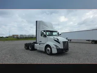 2020 Volvo VNL300