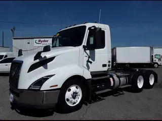 2019 VOLVO VNL64T-300
