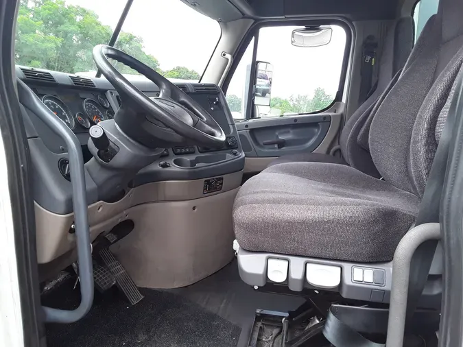 2020 FREIGHTLINER/MERCEDES CASCADIA 113