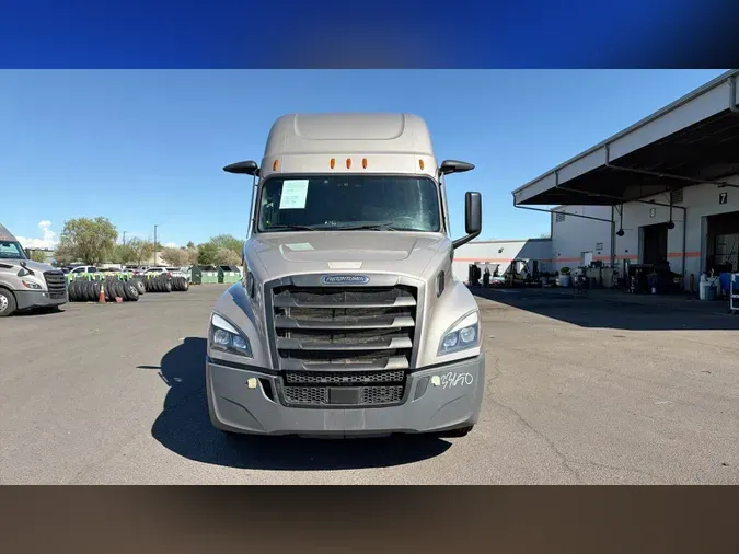 2025 Freightliner Cascadia 126729f3ebf628a2be3d34e07518abff8de