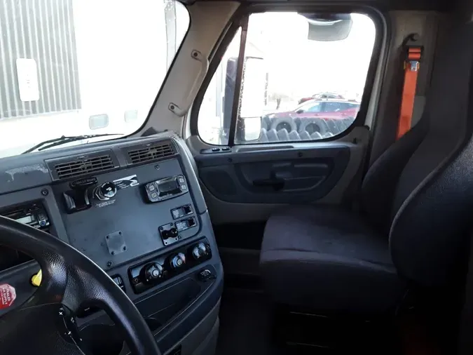 2019 FREIGHTLINER/MERCEDES CASCADIA 12572a77ff4a1298d3a2a73708771bafee2