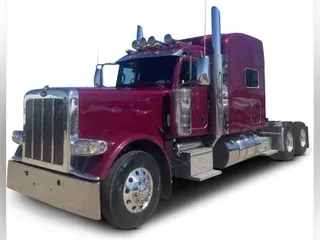 2023 Peterbilt 389