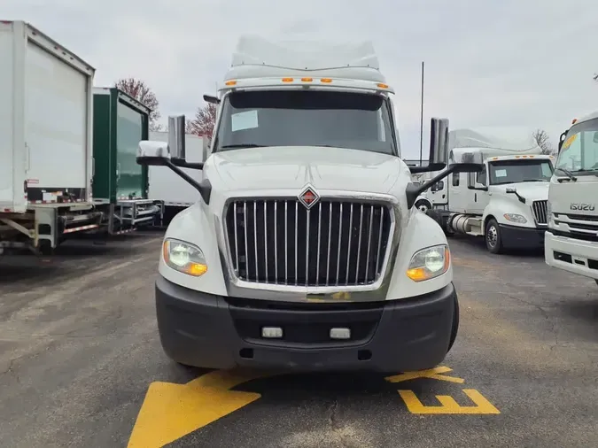 2019 NAVISTAR INTERNATIONAL LT625 SLPR CAB