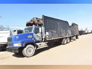 2006 MACK CL733