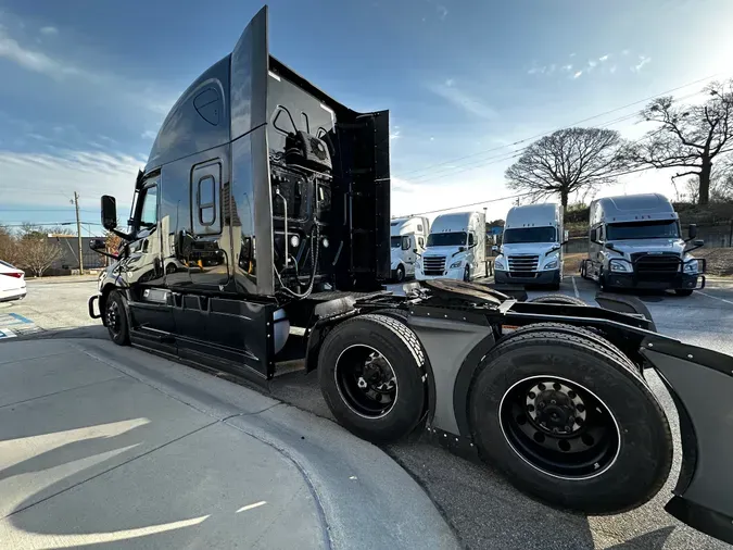 2023 FREIGHTLINER CASCADIA 126