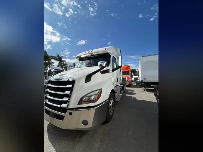 2020 FREIGHTLINER/MERCEDES NEW CASCADIA 116