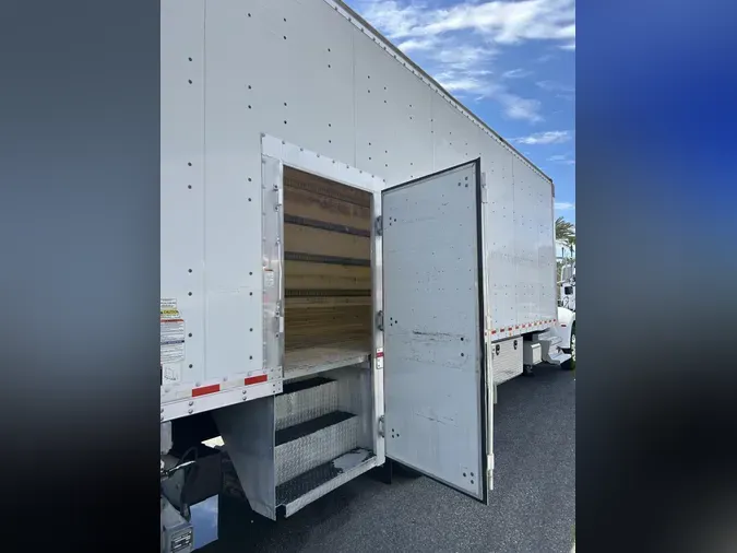 2020 Peterbilt 337