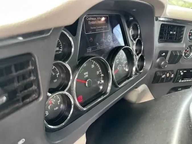 2022 Peterbilt 579