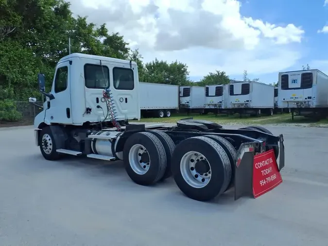 2020 FREIGHTLINER NEW CASCADIA 116