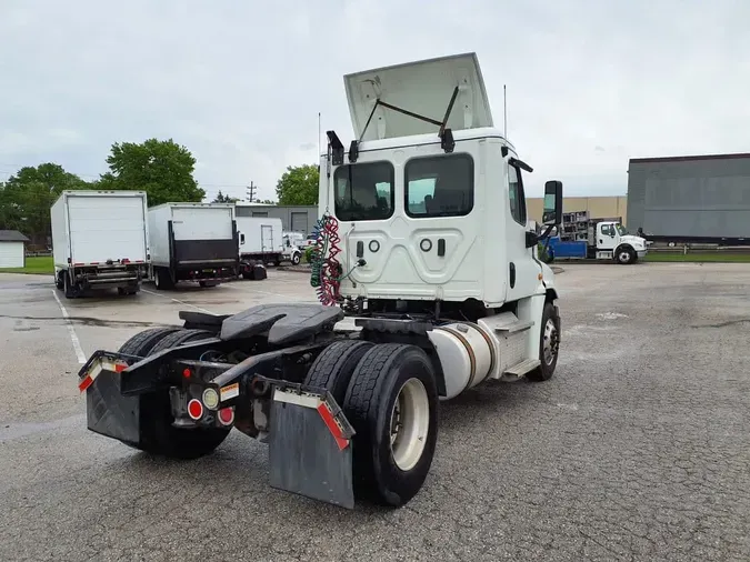 2020 FREIGHTLINER/MERCEDES CASCADIA 12572bae14481748670ef68ac7a40229c16