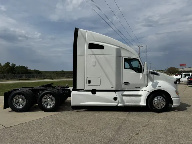 2021 KENWORTH T680