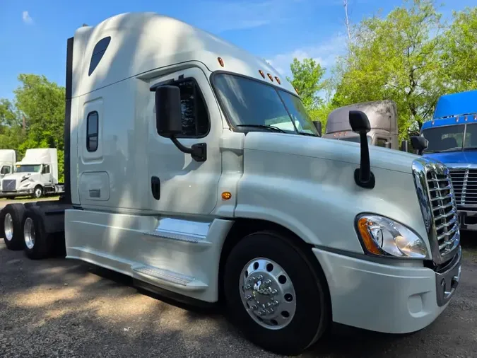 2020 FREIGHTLINER CASCADIA 125