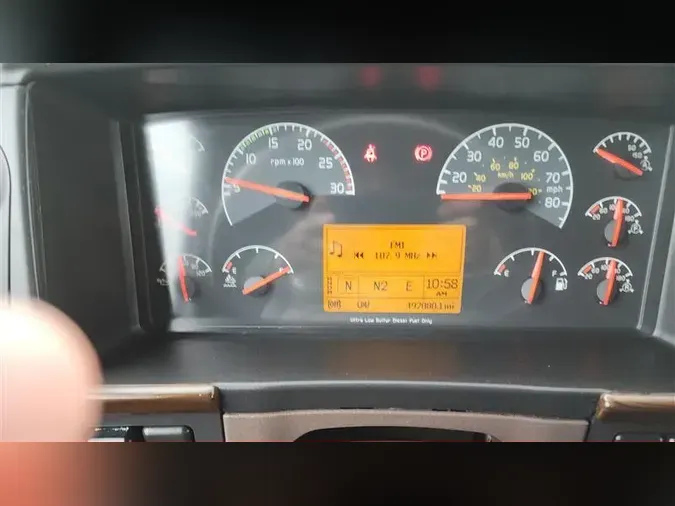2018 VOLVO VNL670