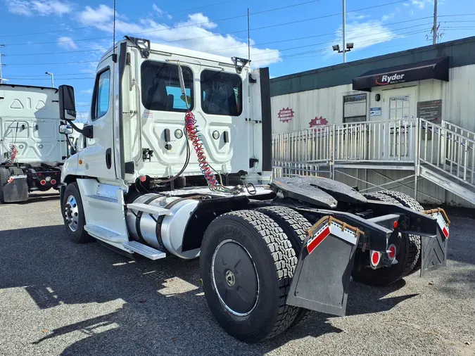 2018 FREIGHTLINER/MERCEDES CASCADIA 125