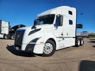 2020 VOLVO VNL64T760