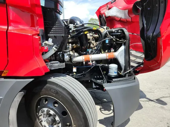 2022 FREIGHTLINER Cascadia 126