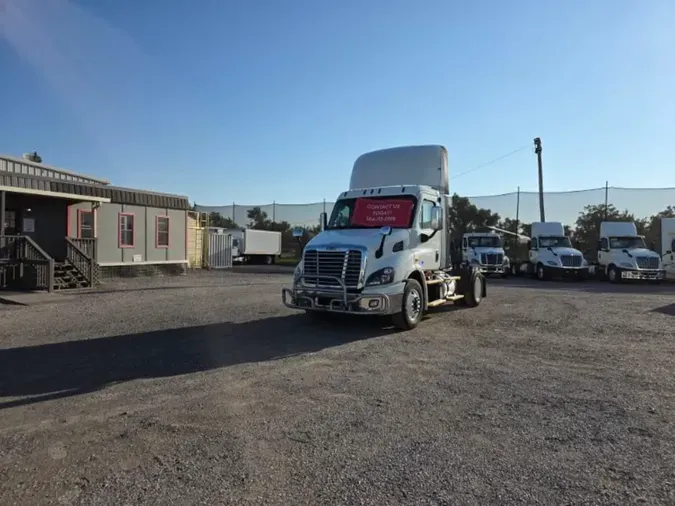 2018 FREIGHTLINER CASCADIA 11372c27f5affa956683bc07d4edd179b05
