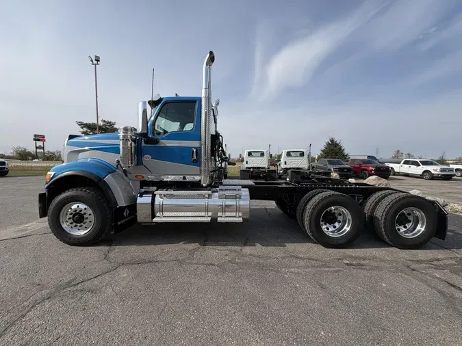 2027 International HX520