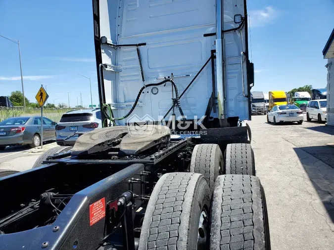 2023 VOLVO VNL64T860