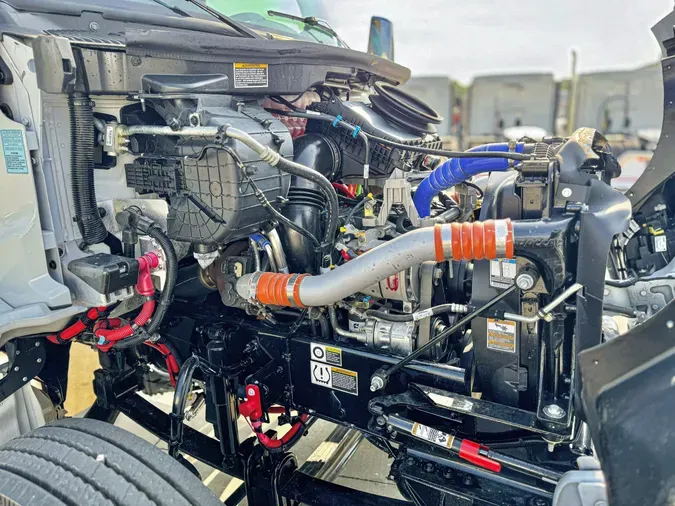 2025 PETERBILT 536