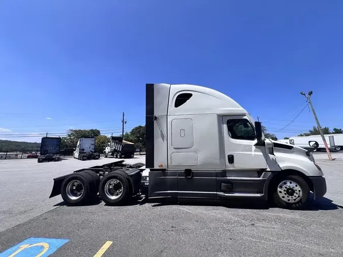 2020 Freightliner Cascadia