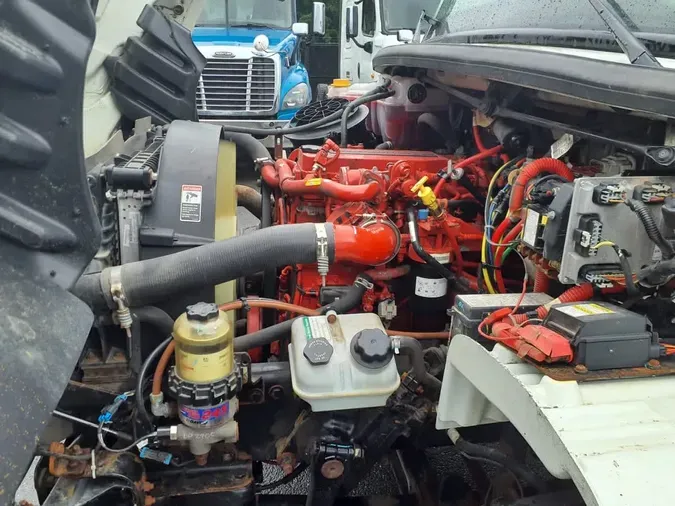 2019 FREIGHTLINER M2 106