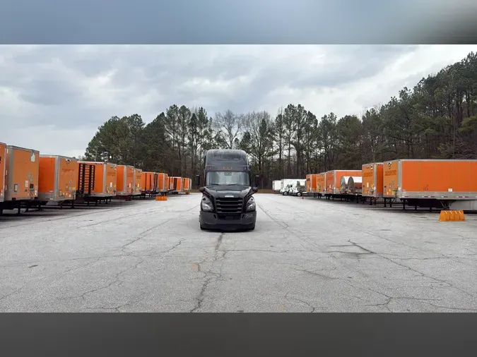 2021 Freightliner Cascadia 126