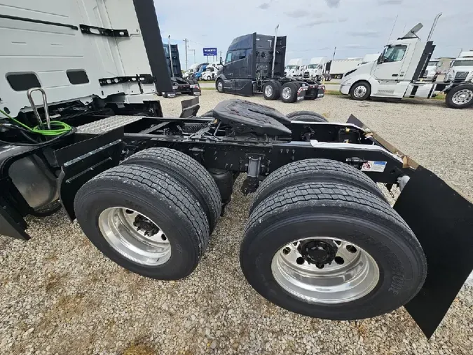 2026 VOLVO VNL64TV04