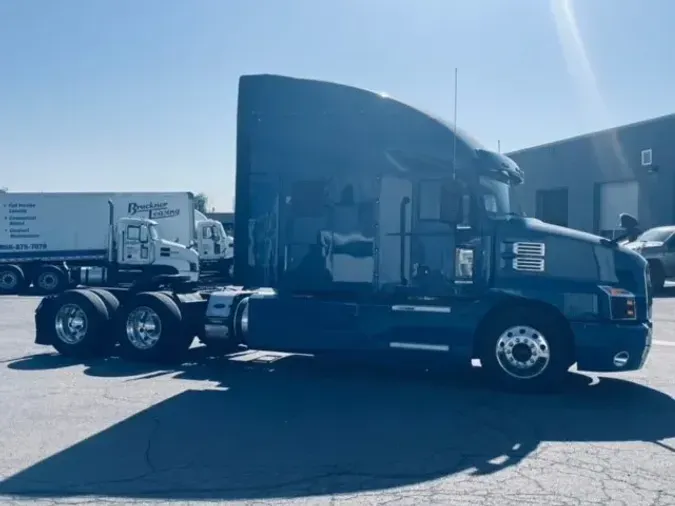 2022 MACK AN64T70