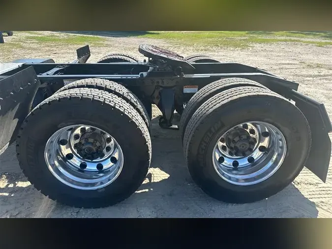 2019 FREIGHTLINER CA126