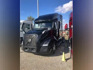 2023 VOLVO VNL64T860