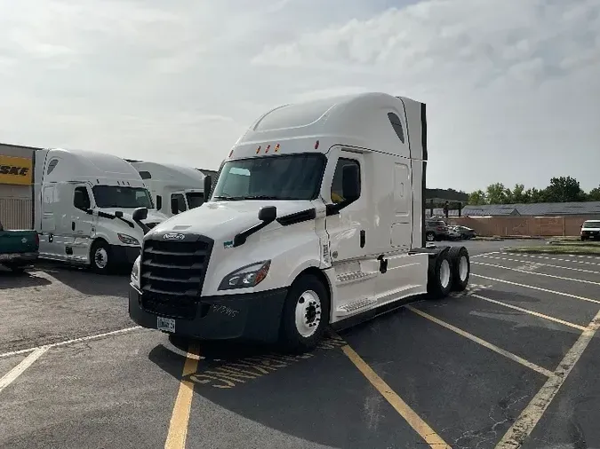 2020 Freightliner T12664ST