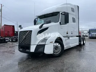 2020 VOLVO VNL64T760