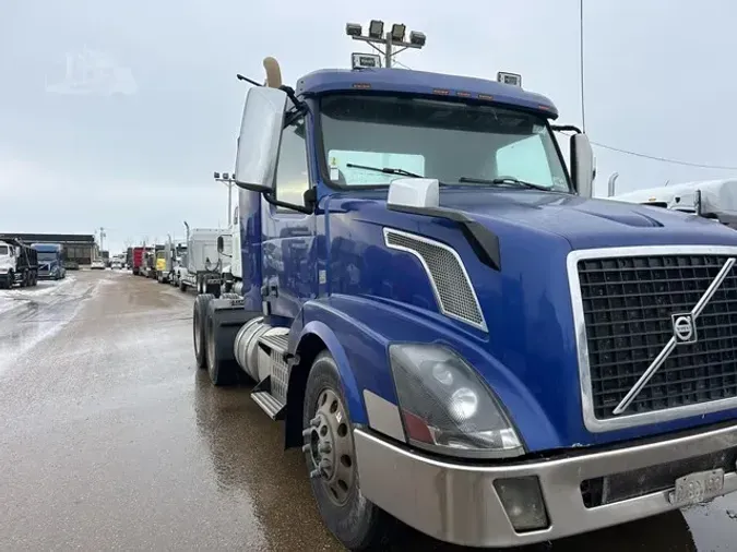 2016 VOLVO VNL64T300