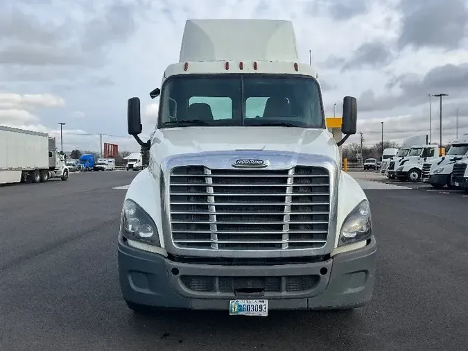 2018 Freightliner X12564ST