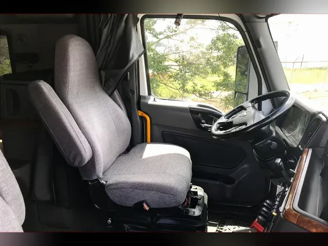 2021 INT LT625 6x4