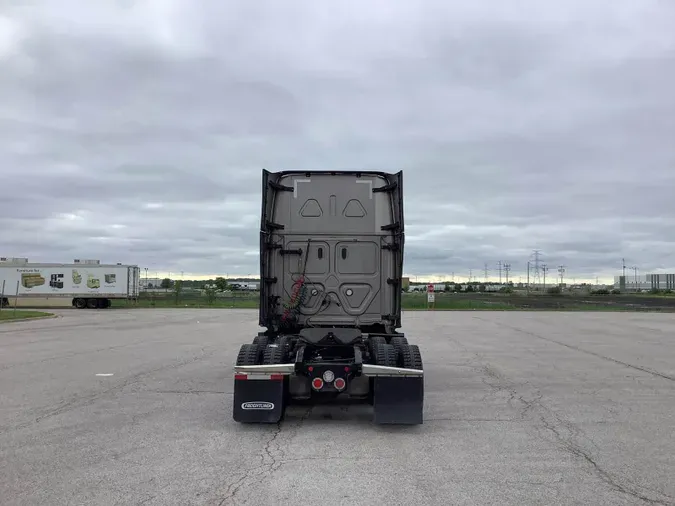 2024 Freightliner Cascadia 126