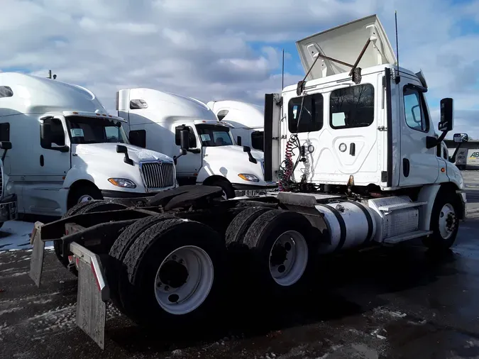 2018 FREIGHTLINER/MERCEDES CASCADIA 113