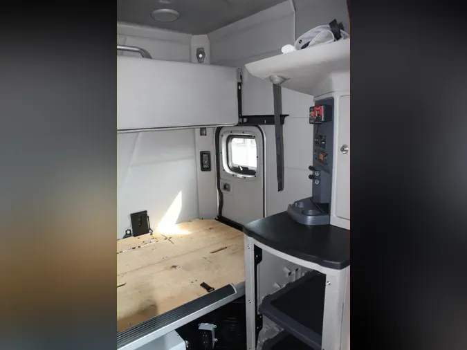 2023 Peterbilt 579
