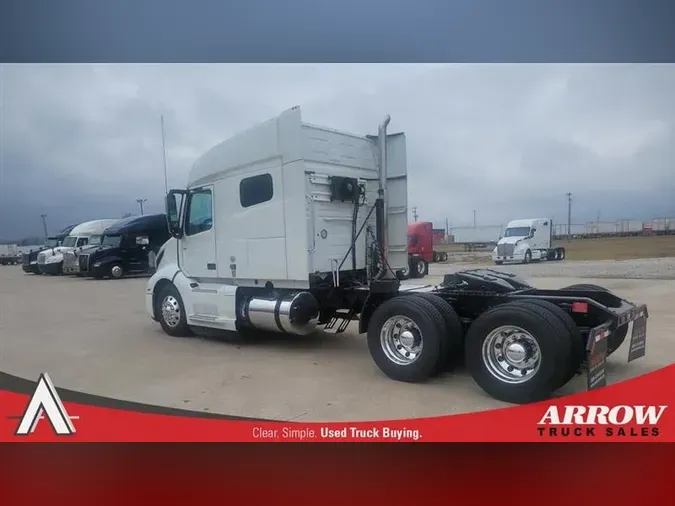 2021 VOLVO VNL740