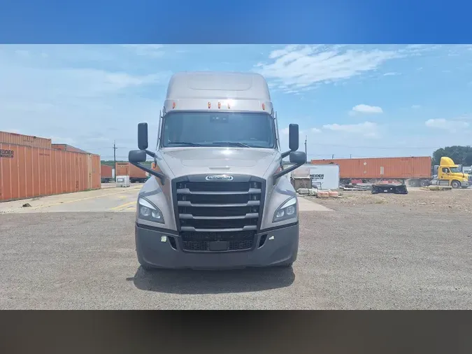 2025 Freightliner Cascadia 126