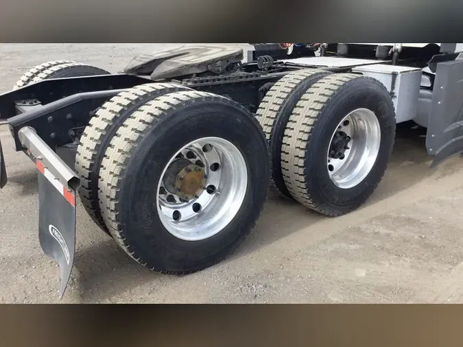 2022 Freightliner Cascadia 126