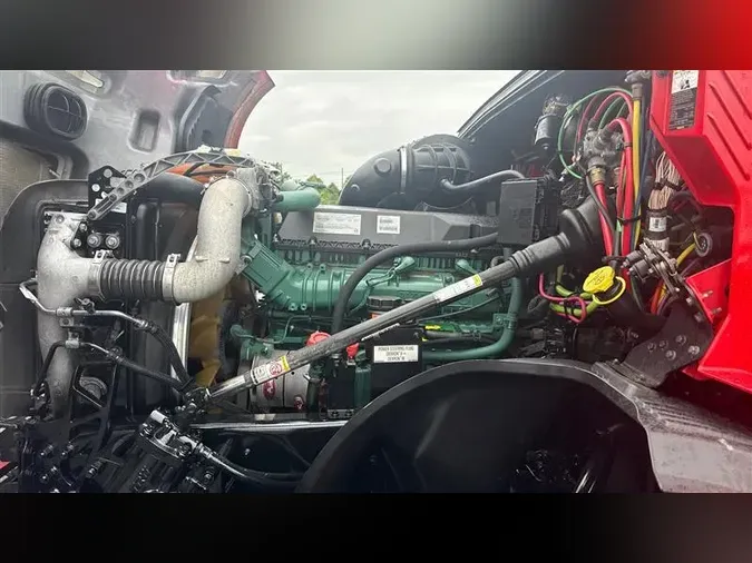 2021 FREIGHTLINER CA126