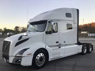 2019 VOLVO VNL760