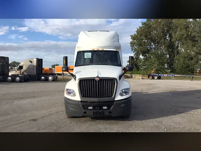 2022 International LT625