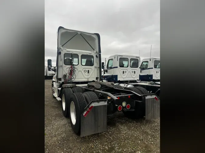 2018 FREIGHTLINER/MERCEDES CASCADIA 125