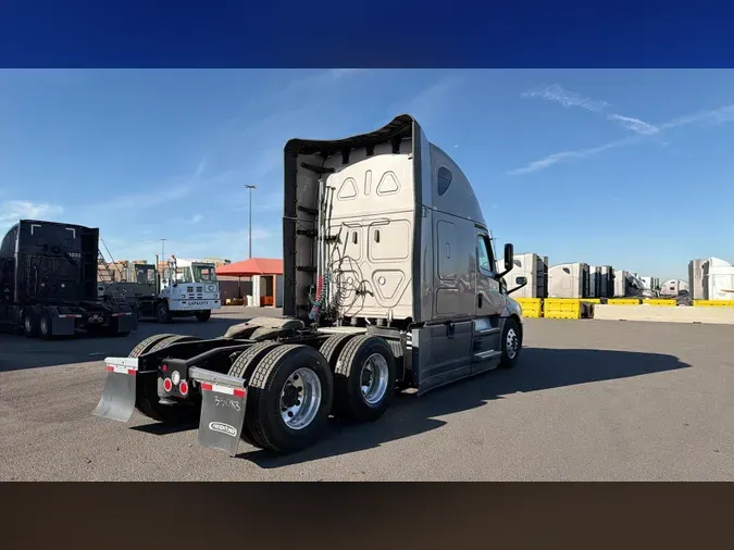 2025 Freightliner Cascadia 126
