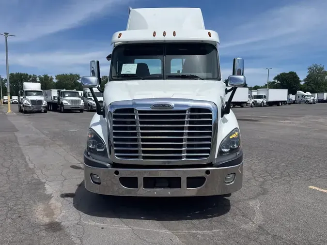 2020 FREIGHTLINER/MERCEDES CASCADIA 113