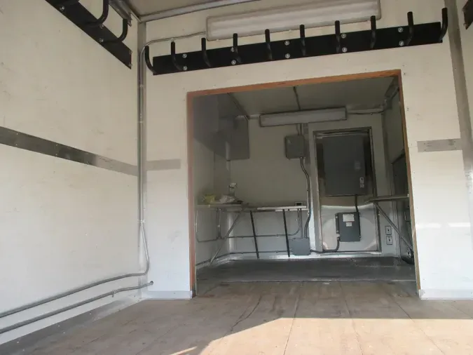 2017 INTERNATIONAL 4300