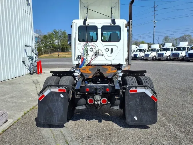 2020 FREIGHTLINER/MERCEDES NEW CASCADIA 11672fe8136275c530fc7094e84d5b9ac96